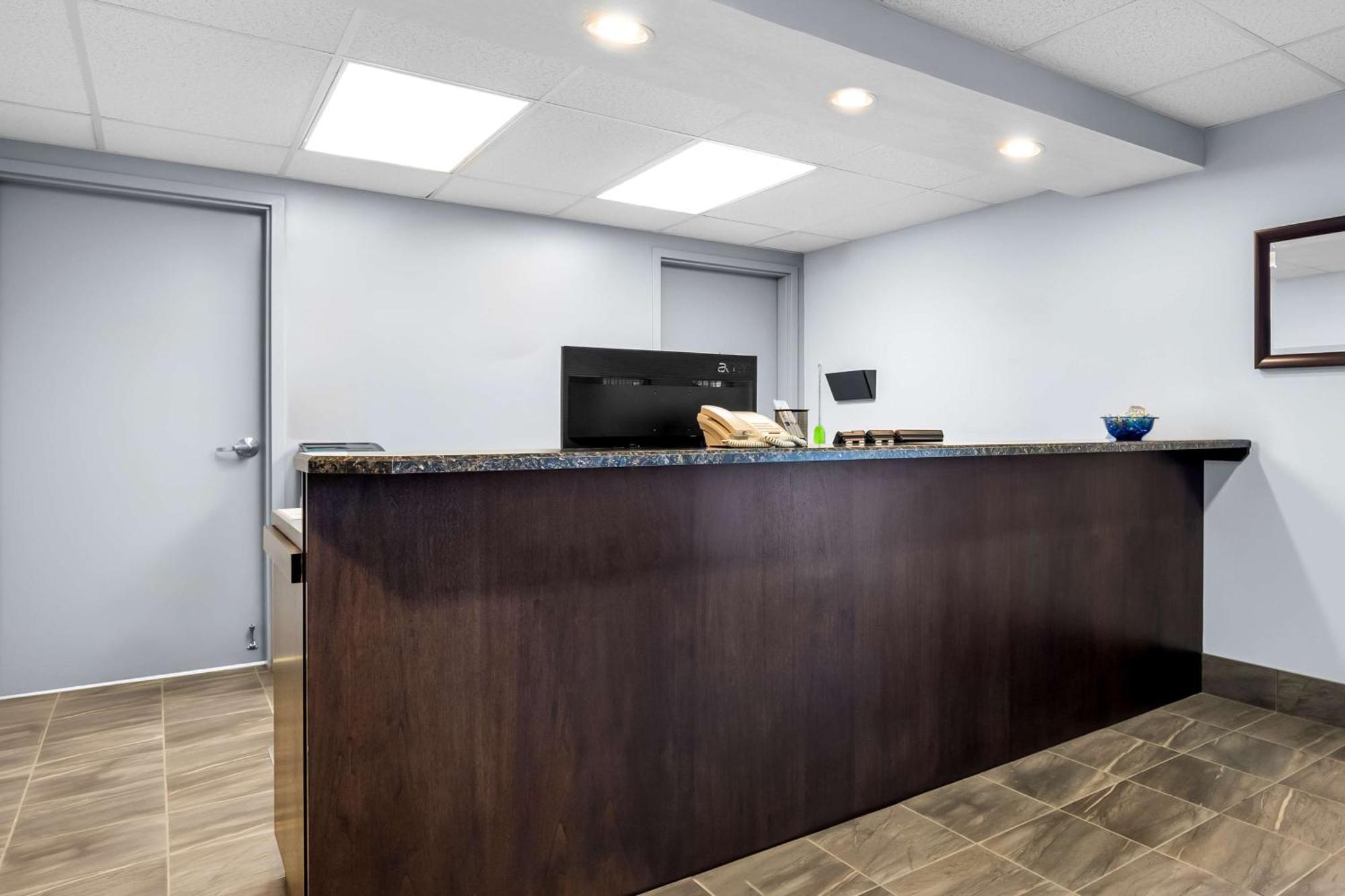 Surestay Studio By Best Western Hardisty Esterno foto